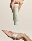 wegańskiej serum z ceramidami, naturalne serum z ceramidami, serum wzmacniające barierę hydrolipidową, serum odbudowującej barierę, serum przeciwzmarszczkowe z ceramidami, serum odbudowujące z ceramidami, serum z peptydami, serum odżywcze, serum odmładzające, serum z efektem glow, glow serum, serum z efektem tafli, serum peptydowe, serum ceramidowe, esencja do twarzy, esencja z ceramidami, esencja z peptydami, esencja peptydowa, mleczny tonik do twarzy, serum naprawcze, mleczna esencja, nawilżająca esencja