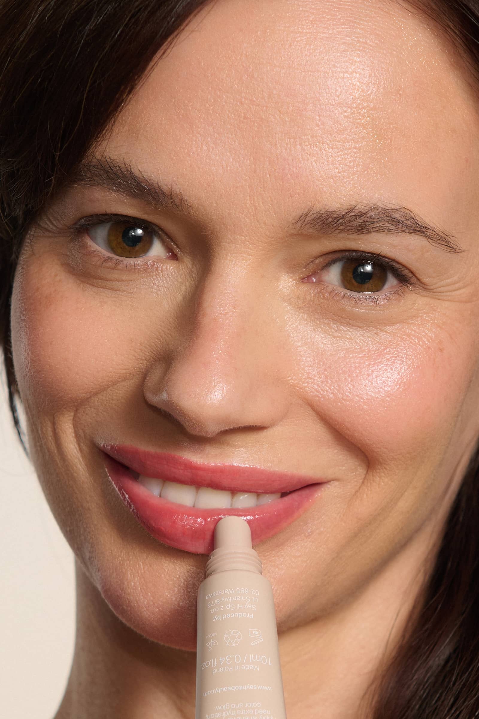 koloryzujący balsam do ust z peptydem, balsam do ust z peptydem, peptide plumping tinted lip balm, peptydowy balsam do ust, błyszczyk powiększający usta, balsam do ust laneige, błyszczyk rhode, błyszczyk fenty, błyszczyk dior, trwały błyszczyk do ust, wegański błyszczyk do ust, wegański balsam do ust, naturalny balsam do ust, balsam do ust w kolorze koralu, koralowy błyszczyk do ust, błyszczyk do ust koralowy, pielęgnacyjny błyszczyk do ust, błyszczyk say hi, balsam do ust say hi, Glassy Lips Coral