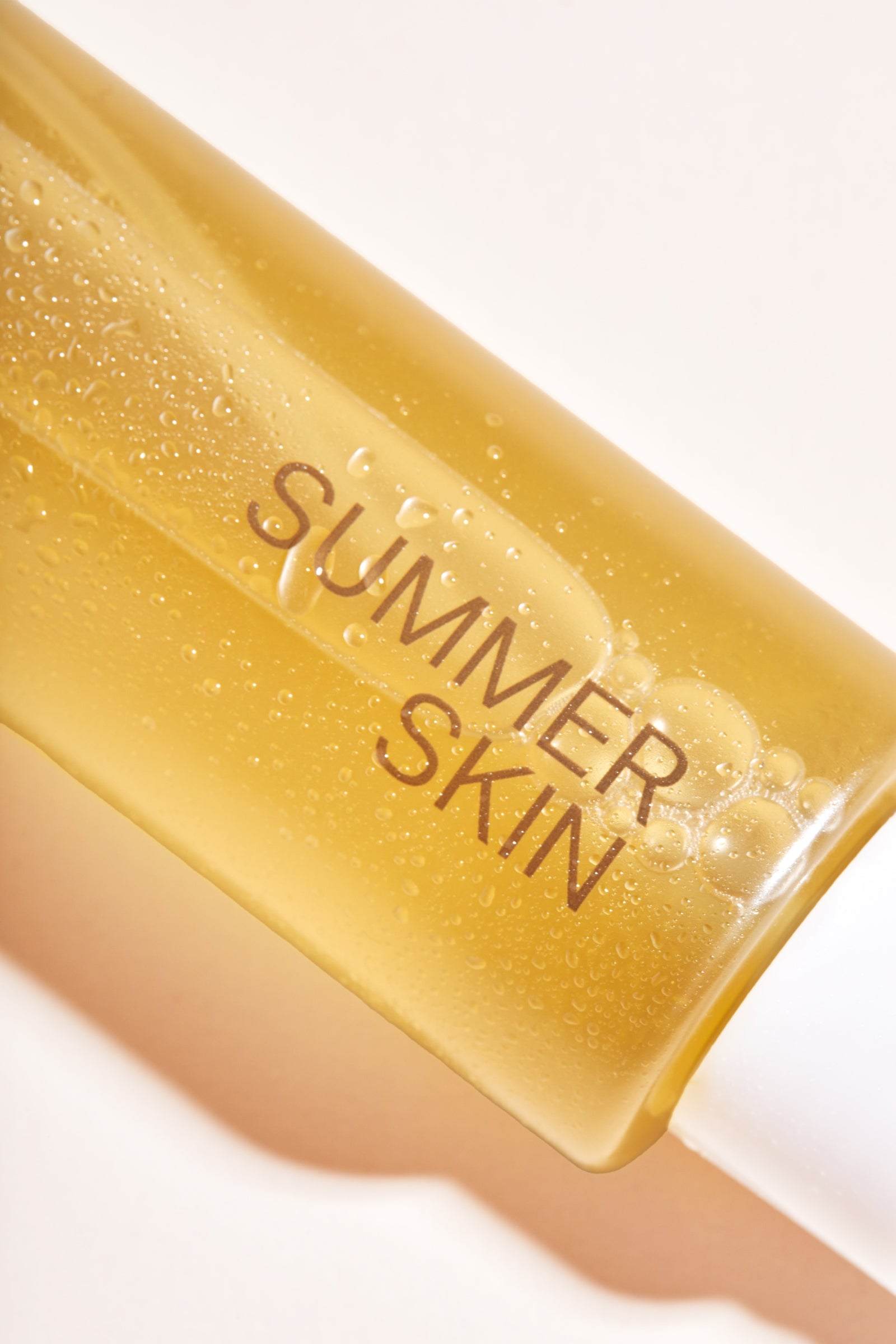 mgiełka samoopalajaca do twarzy i dekoltu, mgiełka samoopalajaca z mikropigmentami, mgiełka stopniowo opalająca do twarzy i dekoltu, mgiełka brązująca do twarzy, samoopalacz do twarzy,  mgiełka say hi, Summer Skin, rozświetlająca mgiełka do twarzy, nawilżająca mgiełka do twarzy, rozświetlająca mgiełka do twarzy, self tanning mist, bronzing mist, gradually tanning face mist, Summer Skin Say hi